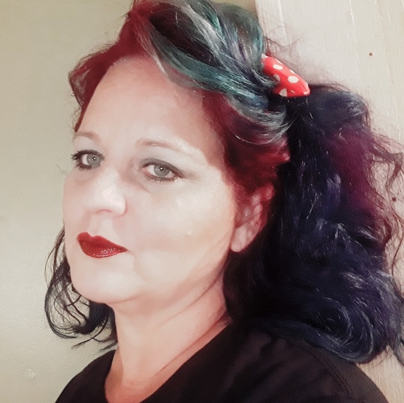 Meet your Posher, Glenda - Picture 1 of 1